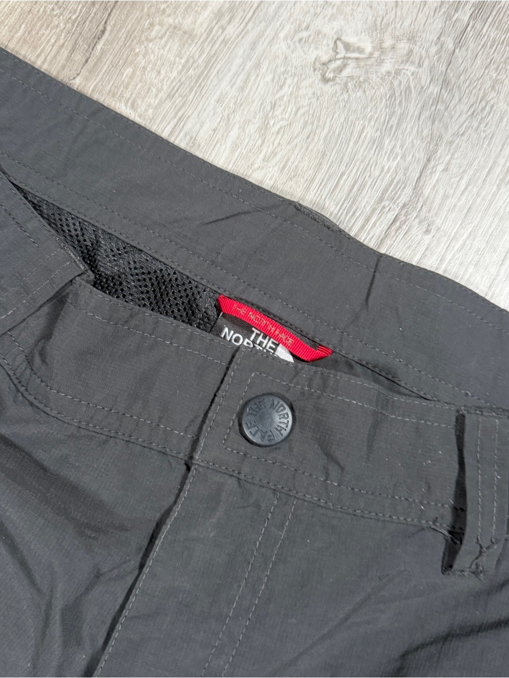 The North Face Cargo Hiking Shorts Charcoal Grey Size 34 Gorpcore - Picture 5 of 5
